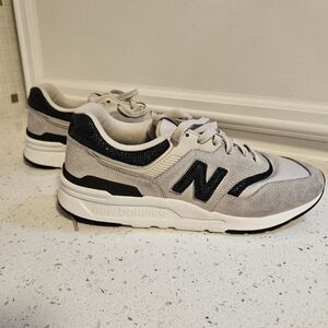 Womens New Balance Classic Shoe 997H Size 9.5